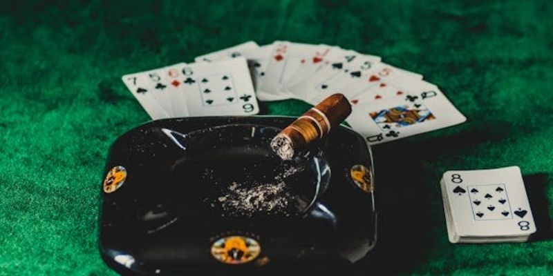 Poker luôn thu hút lượng lớn khách hàng tham gia mỗi ngày